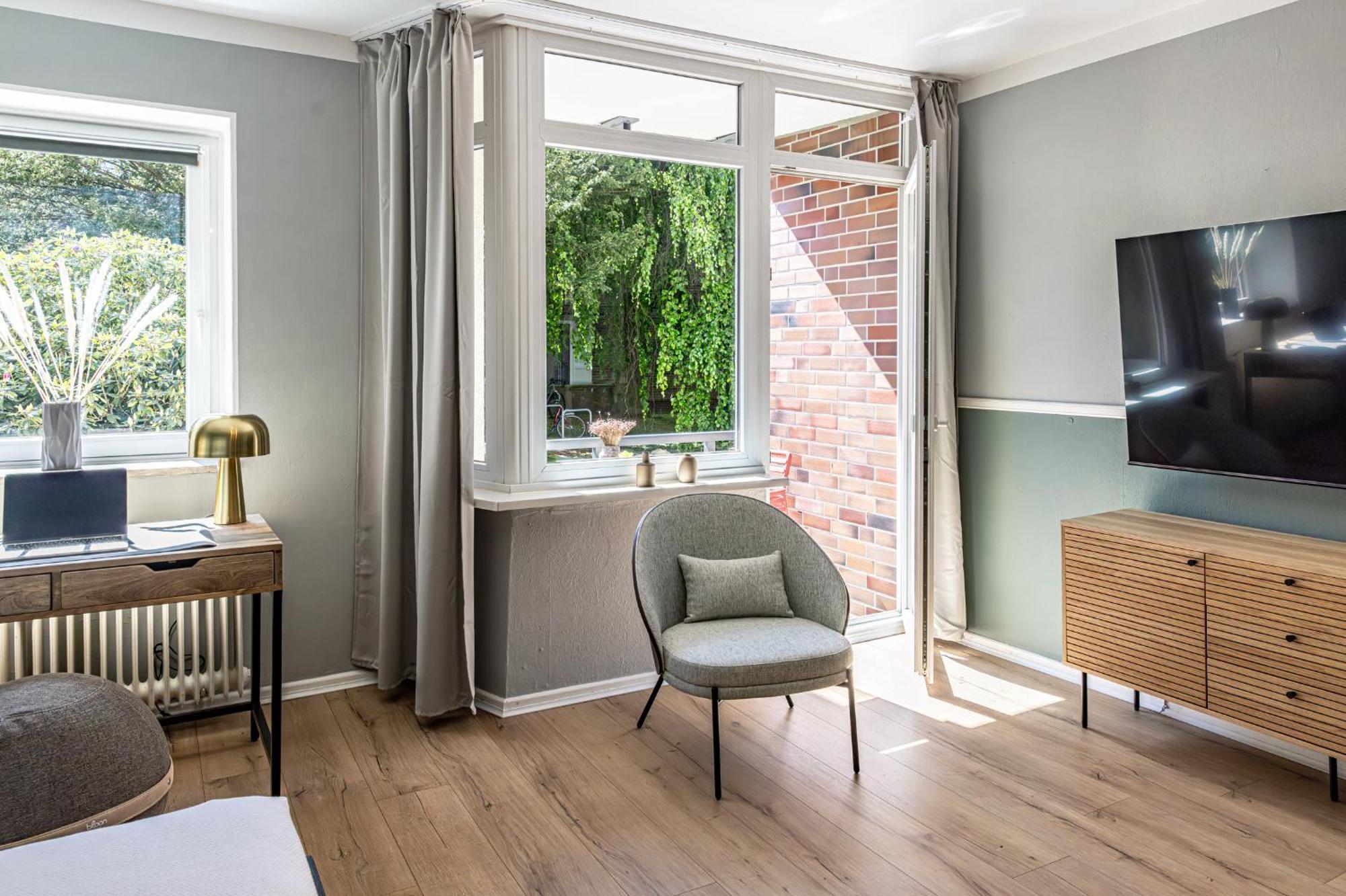 Have-A-Nice-Stay - Nahe Bahnhof Ahrensburg - 20 Minuten Nach Hamburg - Trotzdem Ruhig Gelegen - 6 Minuten Zu Fuss Ins Zentrum Ahrensburg - Modern Eingerichtet Dış mekan fotoğraf