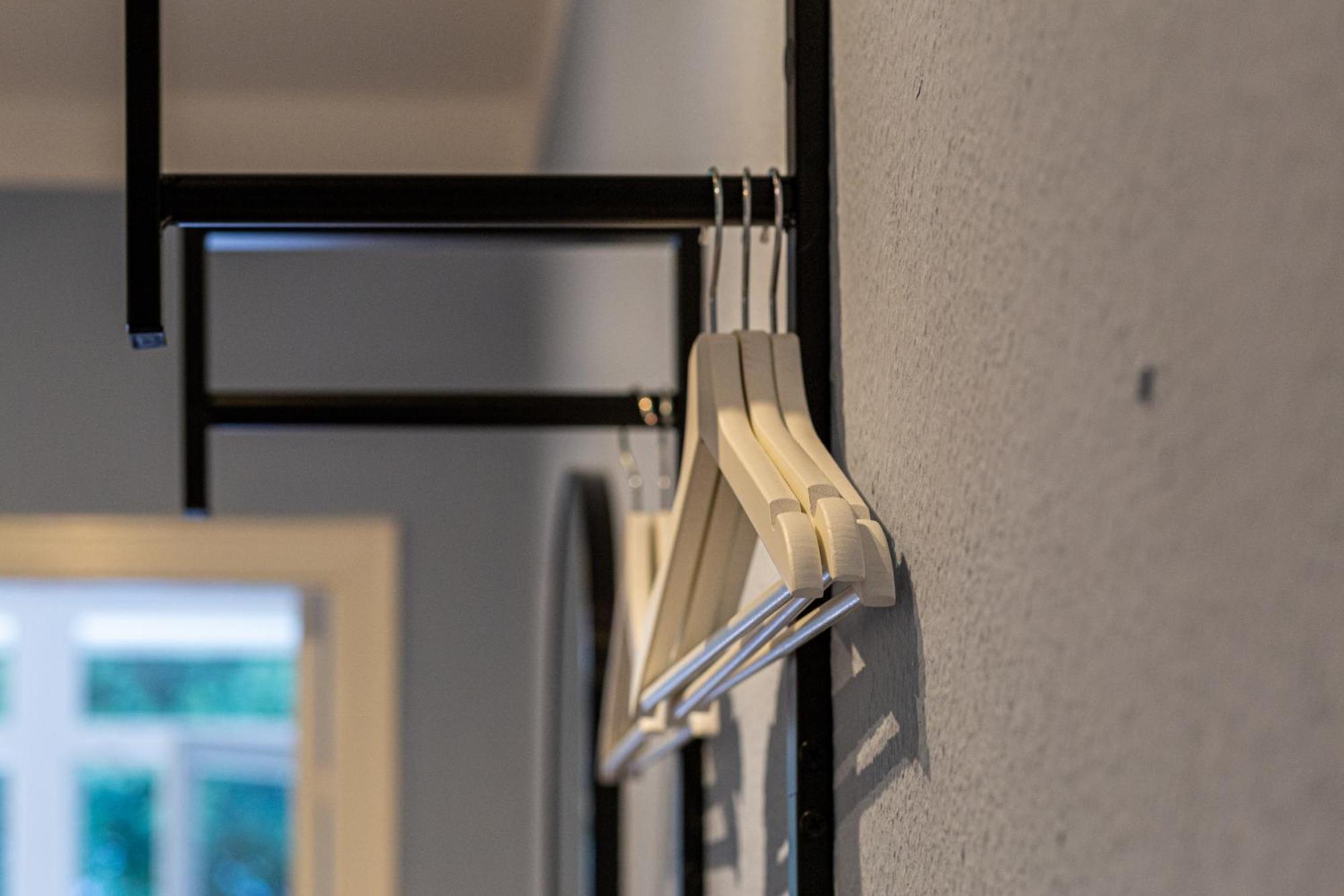 Have-A-Nice-Stay - Nahe Bahnhof Ahrensburg - 20 Minuten Nach Hamburg - Trotzdem Ruhig Gelegen - 6 Minuten Zu Fuss Ins Zentrum Ahrensburg - Modern Eingerichtet Dış mekan fotoğraf